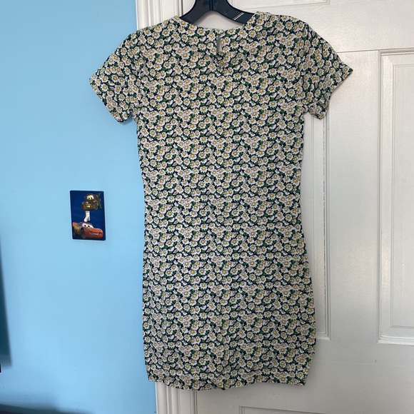 Free with 300 purchase- french connection floral mini dress - Picture 2 of 5
